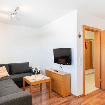 Elegant Apartment In Saalfelden With Balcony Ngoại thất bức ảnh